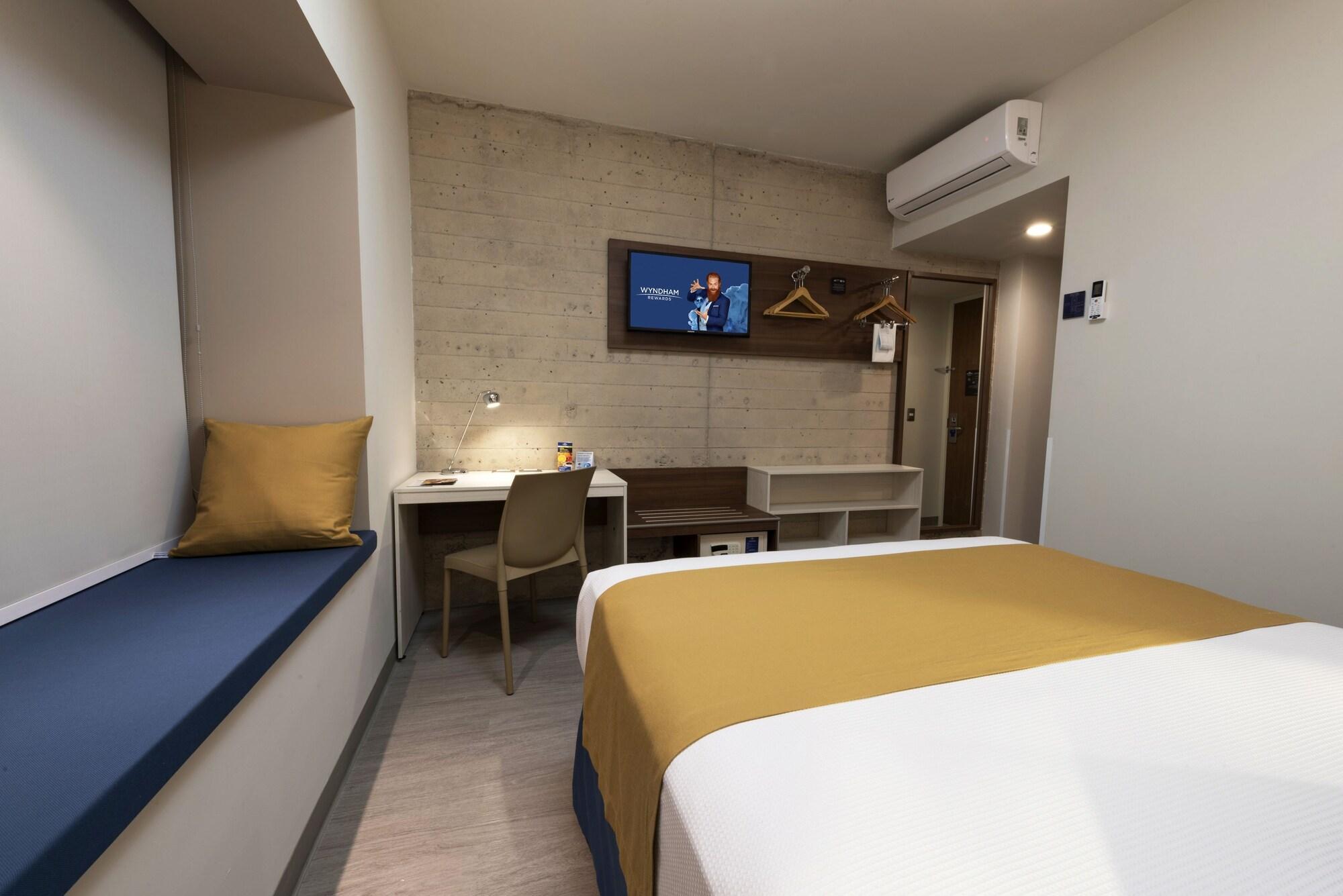 Microtel Inn & Suites By Wyndham Irapuato Extérieur photo
