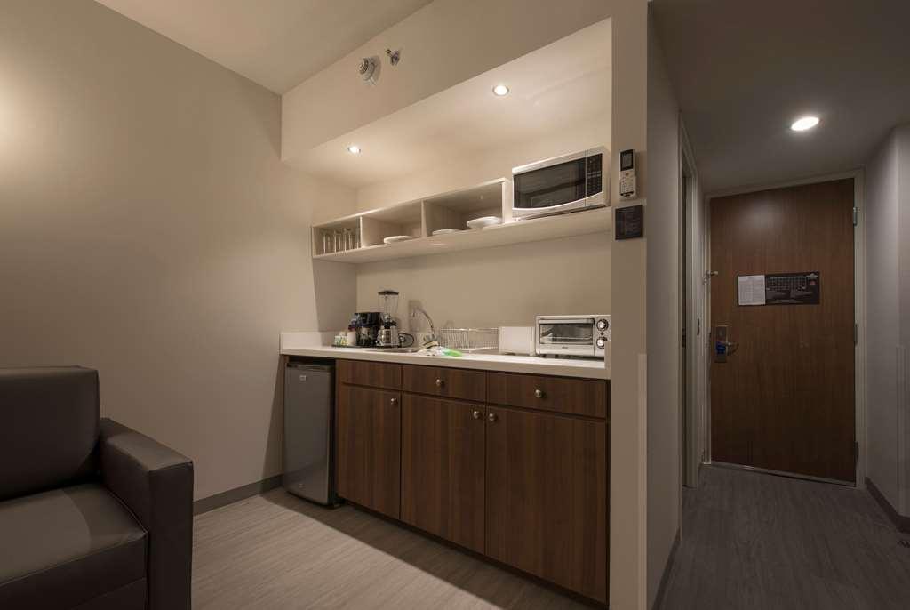 Microtel Inn & Suites By Wyndham Irapuato Chambre photo