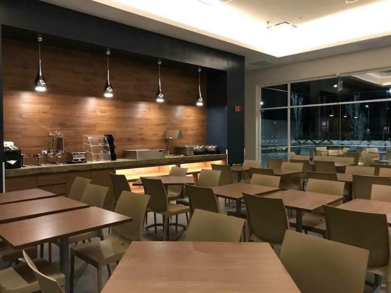 Microtel Inn & Suites By Wyndham Irapuato Extérieur photo