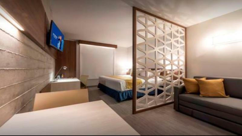Microtel Inn & Suites By Wyndham Irapuato Extérieur photo