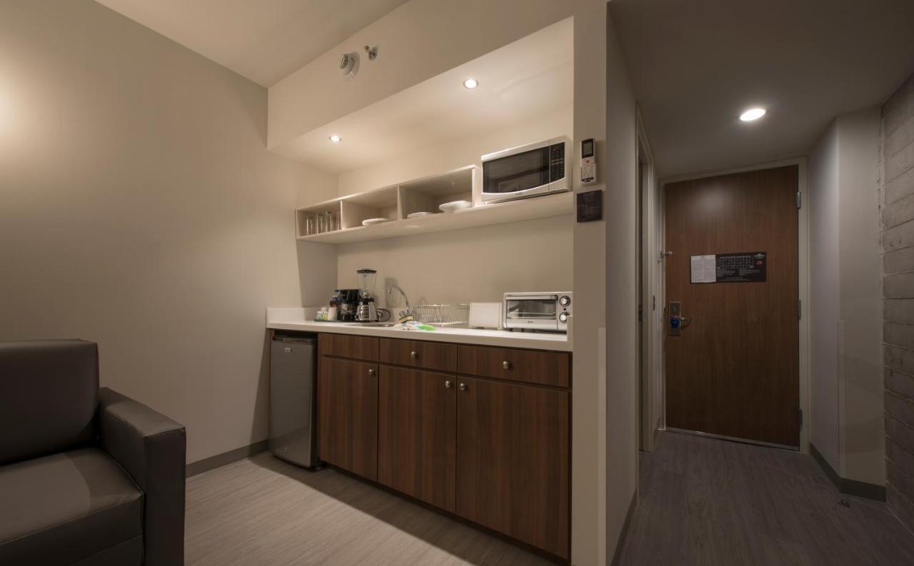 Microtel Inn & Suites By Wyndham Irapuato Extérieur photo