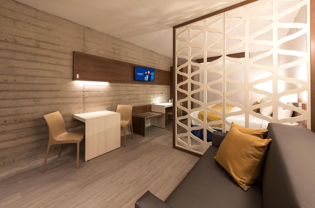 Microtel Inn & Suites By Wyndham Irapuato Extérieur photo