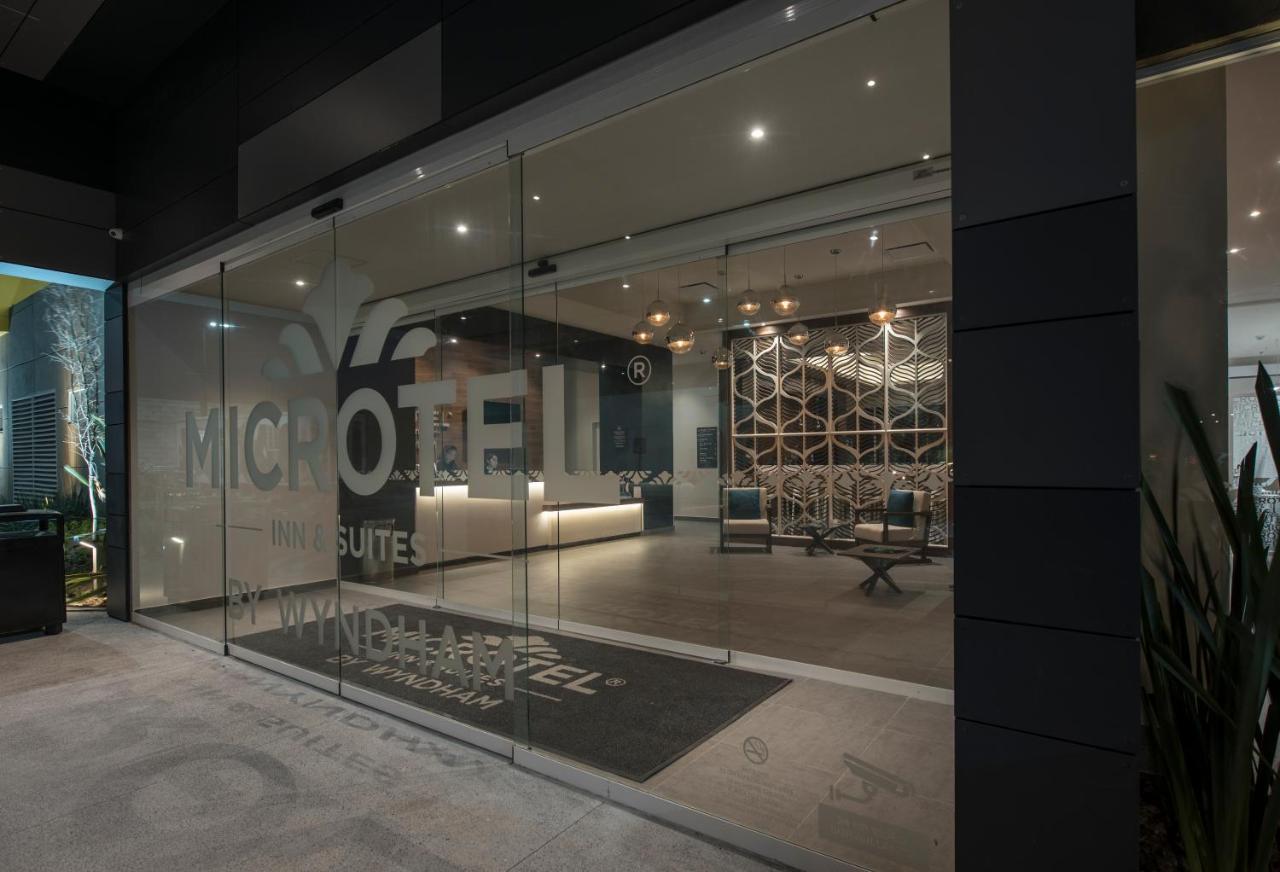 Microtel Inn & Suites By Wyndham Irapuato Extérieur photo