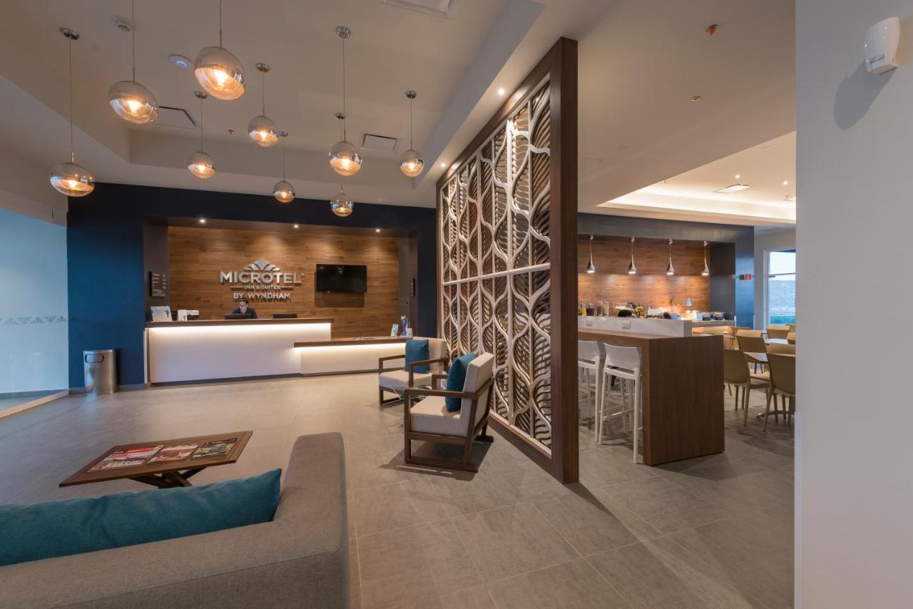 Microtel Inn & Suites By Wyndham Irapuato Extérieur photo